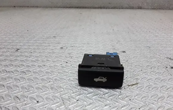 Rover 75 Tailgate opening switch YXL100110