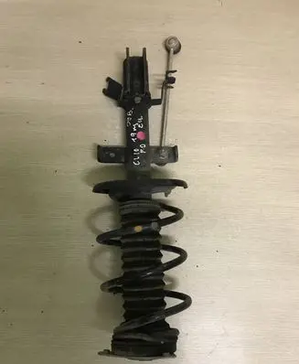 Renault Clio IV Front shock absorber/damper