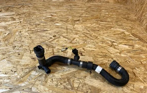 Land Rover Range Rover Evoque L551 Engine coolant pipe/hose M8D28C480BB