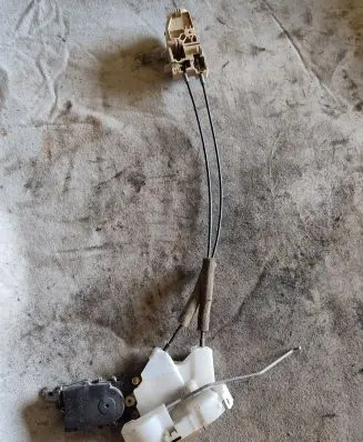 Subaru B9 Tribeca Front door lock