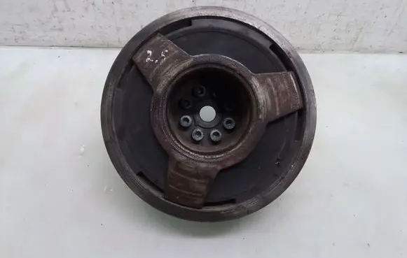 Audi A6 S6 C5 4B Crankshaft pulley 059105263A