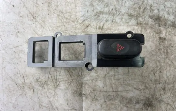 Mitsubishi Pajero Sport I Hazard light switch Mr117578