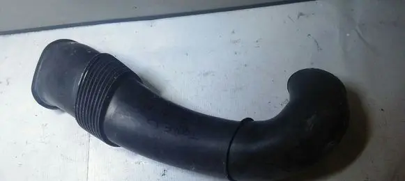 Coolant pipe/hose