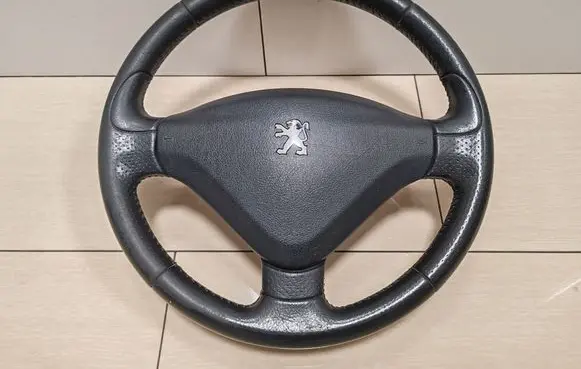 Peugeot 206+ Steering wheel