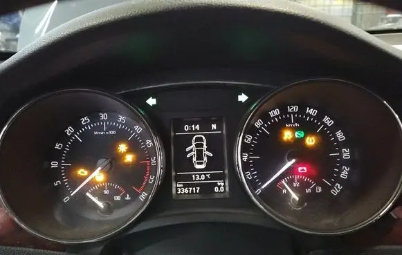 Speedometer (instrument cluster)