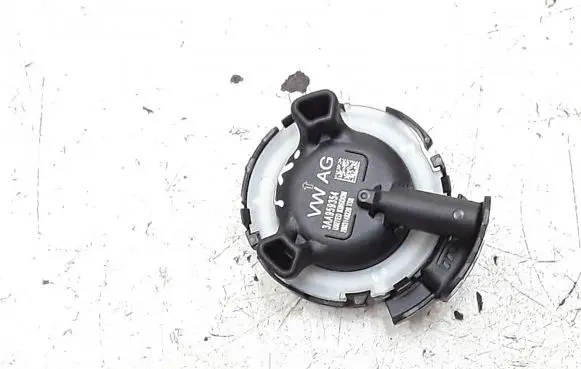 Volkswagen PASSAT B7 Fuel cut-off switch 3AA959354