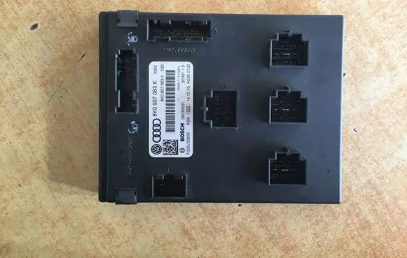 Audi A4 S4 B8 8K Comfort/convenience module 8K0907063K