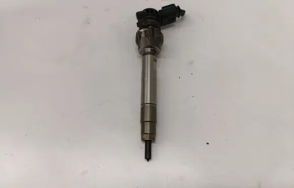 BMW 2 F46 Fuel injector 8511630
