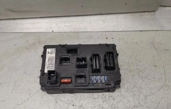 Peugeot 407 Fuse module 9656148080 S120017003I BSCA0200