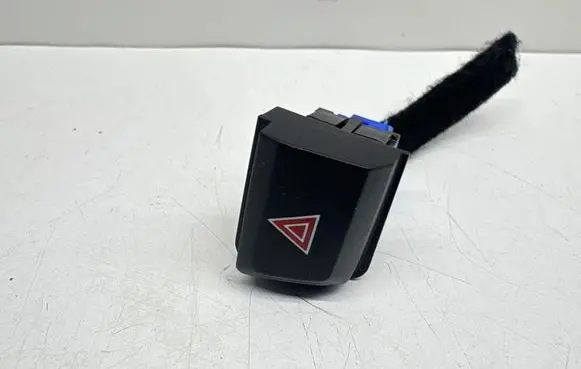 Peugeot 208 I Hazard light switch 96750916ZD
