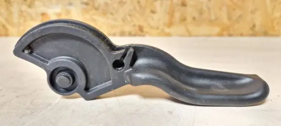 Opel Meriva A Engine bonnet (hood) release handle 13128231