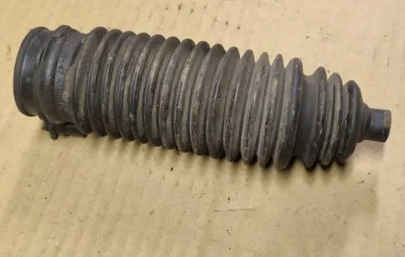 Chrysler PT Cruiser Steering tie rod boot 