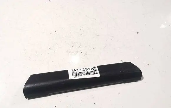Opel Astra H Rear seat side bottom trim 331985437