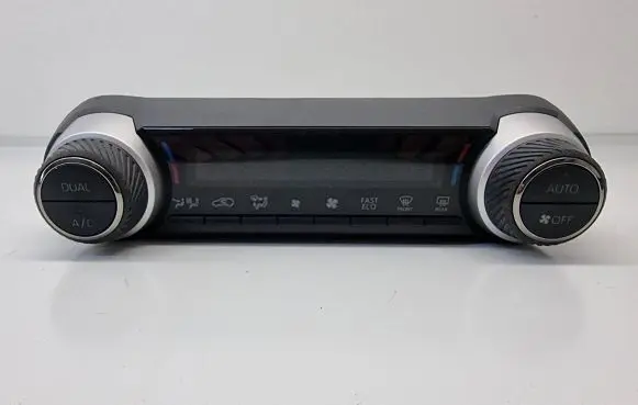 Toyota RAV 4 (XA50) Climate control unit 5590042600