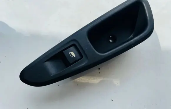 Peugeot 308 Electric window control switch 96573850xt