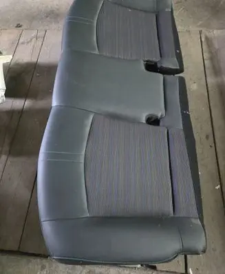 Nissan Leaf II (ZE1) Rear seat