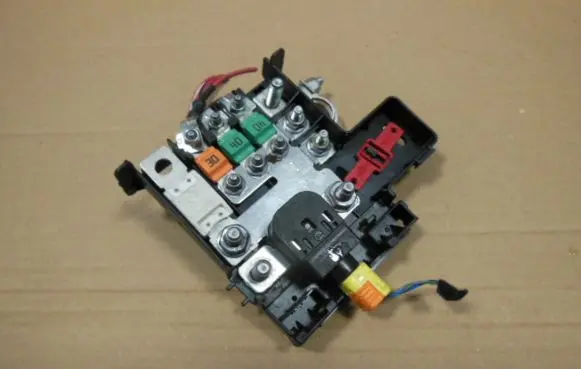 Jeep Cherokee Fuse module 06701050540