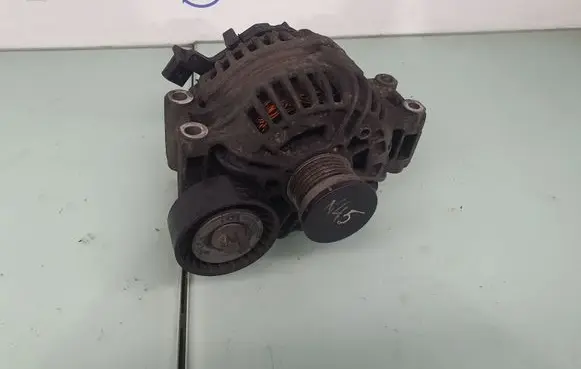 BMW 1 E81 E87 Generator/alternator 7532966 12317532966