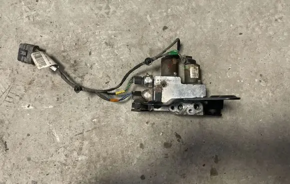 Mercedes-Benz GL X166 Suspension control unit/module A1663201358