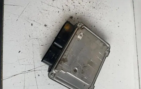 Volkswagen Golf V Engine control unit/module 03G906021KH 0281013226