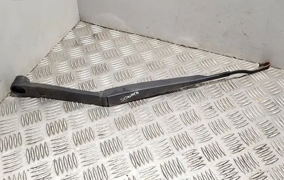 Hyundai Sonata Front wiper blade arm 