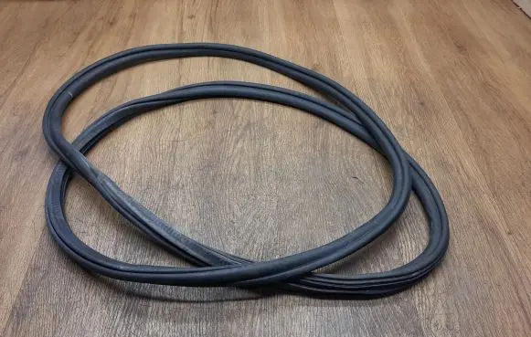 Porsche Macan (95B) Front door rubber seal 95B831721D