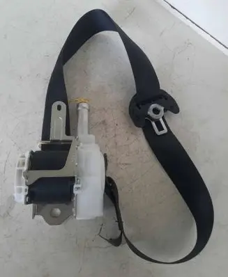 Toyota Prius (XW50) Front seatbelt 7X4150P 067797 018917