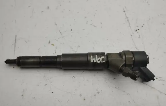 BMW 5 E39 Fuel injector