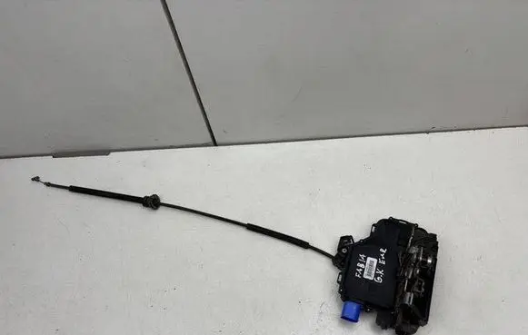 Skoda Fabia Mk1 (6Y) Rear door lock 6Y0839015A