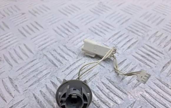 Toyota Avensis T270 Tail light bulb cover holder 8155505260