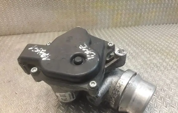 Nissan Juke I F15 Throttle valve 161A09794R
