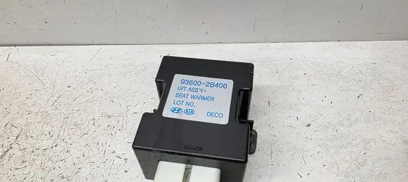 Hyundai Santa Fe Seat heating relay 936002B400