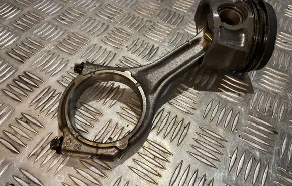 Maserati Ghibli Piston with connecting rod 2017H