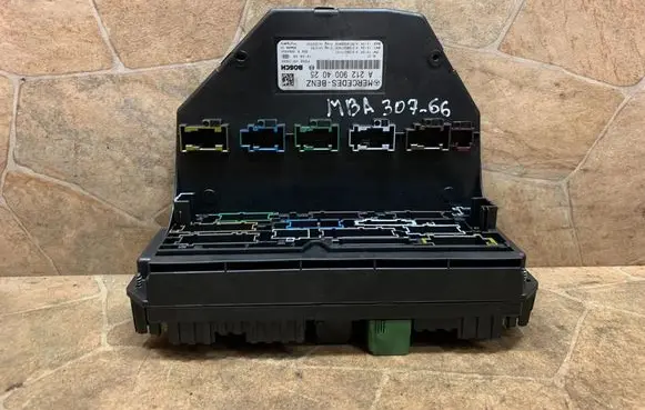 Mercedes-Benz E W212 Fuse module A2129004025