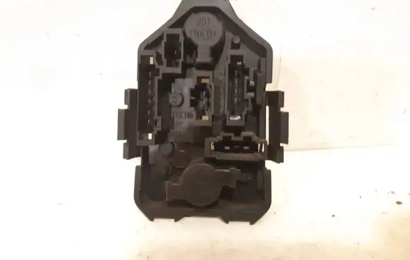 Volkswagen Vento Tail light bulb cover holder 1H5945257