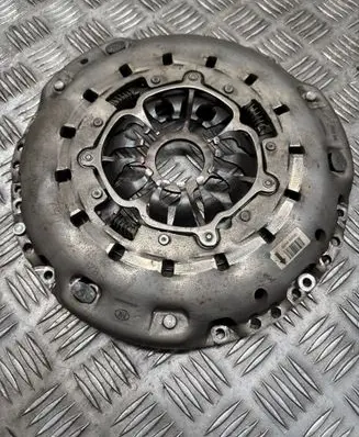 Nissan X-Trail T32 Pressure plate 302101178R