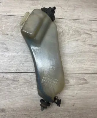 Mercedes-Benz E W124 Power steering fluid tank/reservoir 8430600