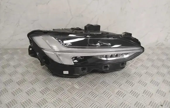 Volvo S90, V90 Headlight/headlamp 31386171