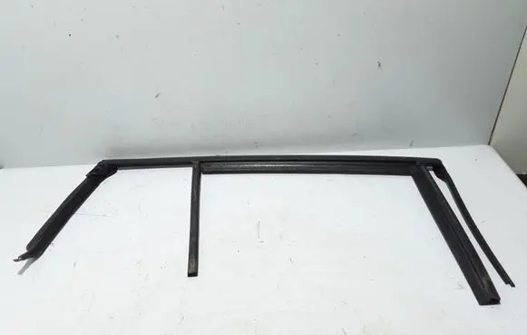 Renault Espace V (RFC) Rubber seal rear door 823305403R