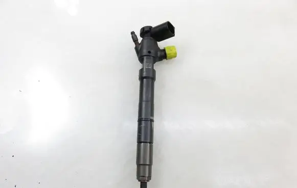 Volkswagen Golf VII Fuel injector 28577054 04L130277BF