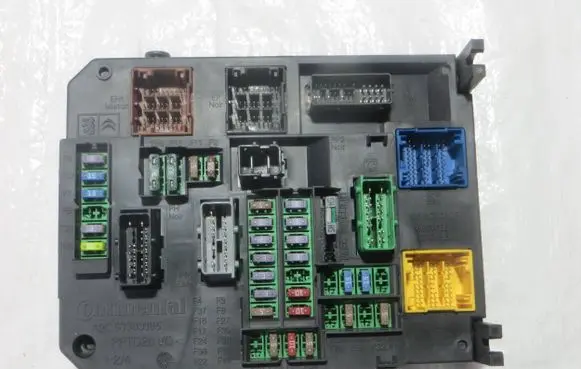Peugeot 508 Fuse module 9665547580 S180121004G BSIQ0400