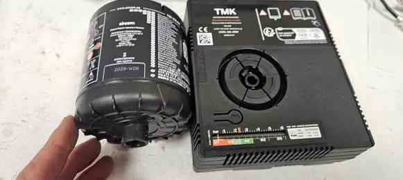 BMW 1 F20 F21 Tire air pump compressor 6898012 6898019 71106898019
