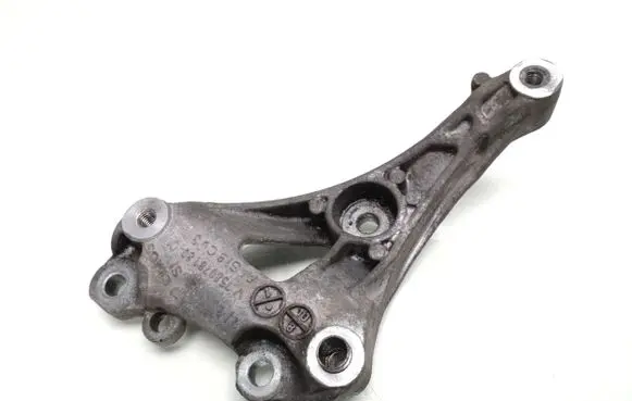 Peugeot RCZ A/C compressor mount bracket 7580781 V758078180