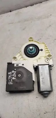 Seat Altea XL Front door window regulator with motor 1t0959702g
