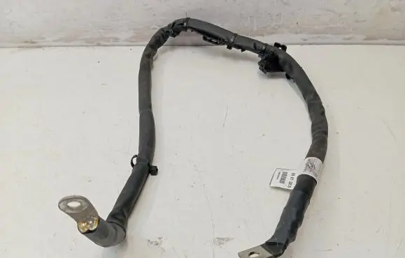 Mercedes-Benz GLC C253 Positive cable (battery) A2535400401