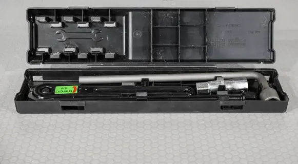 Mercedes-Benz Sprinter W907 W910 Tool set A9105830200 4145810049 A6395830245