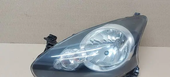 Toyota Aygo AB10 Headlight/headlamp 811500H010