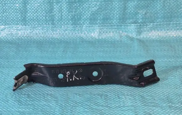 Mercedes-Benz B W246 W242 Fender mounting bracket A2466280114