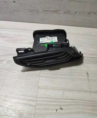 Fiat Tipo Dash center air vent grill T8462016 172206 07356013290