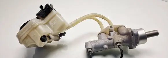 Opel Meriva A Master brake cylinder 3206716 93323045